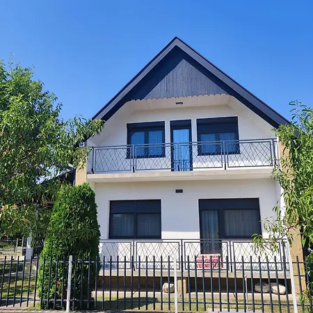 펜션 Loki Vendeghaz *