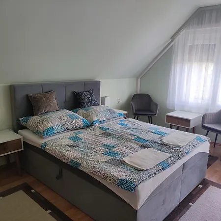 Loki Vendeghaz Tatil Evi *