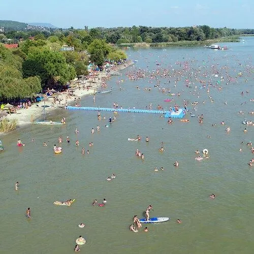 Loki Vendeghaz Tatil Evi *