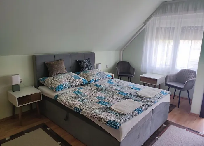 Loki Vendeghaz Tatil Evi *
